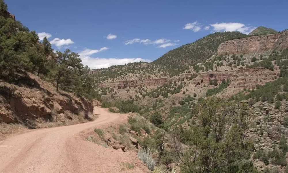Rock climbing at Shelf Road