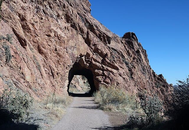 Dog-friendly Tunnel Drive Trail along Arkansas River