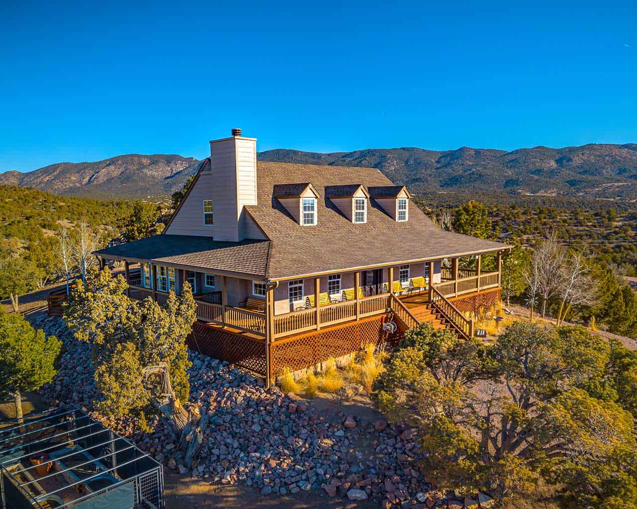 Royal Gorge vacation rental cabin with mountain views